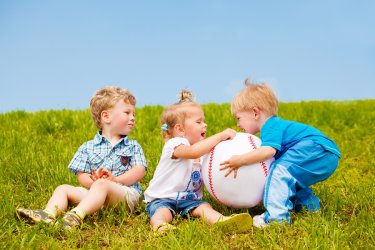 Toddlers fighting via BigStockphoto.com